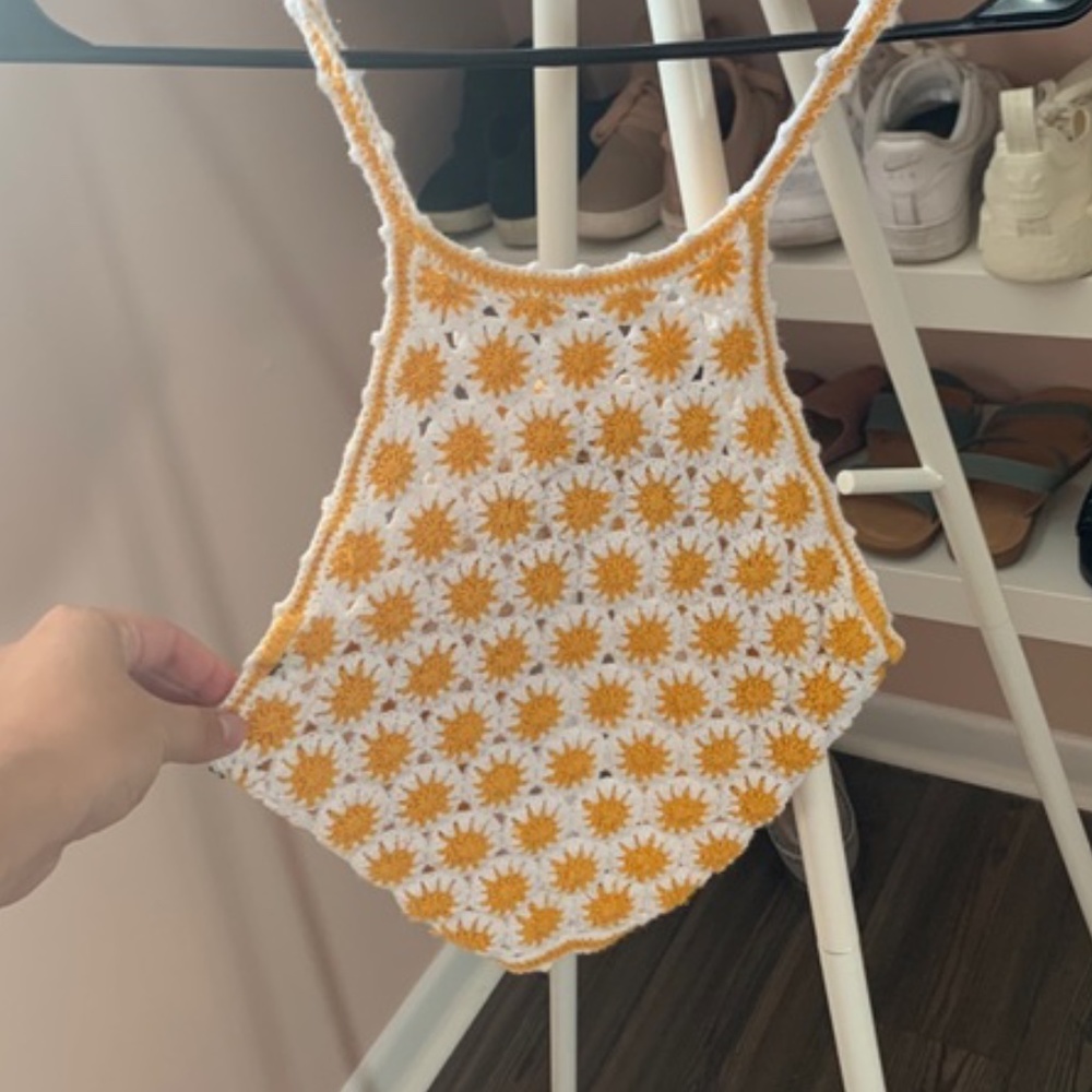 Forever 21 Sunflower Knit Crop Top With Tie Back Size Small Halter